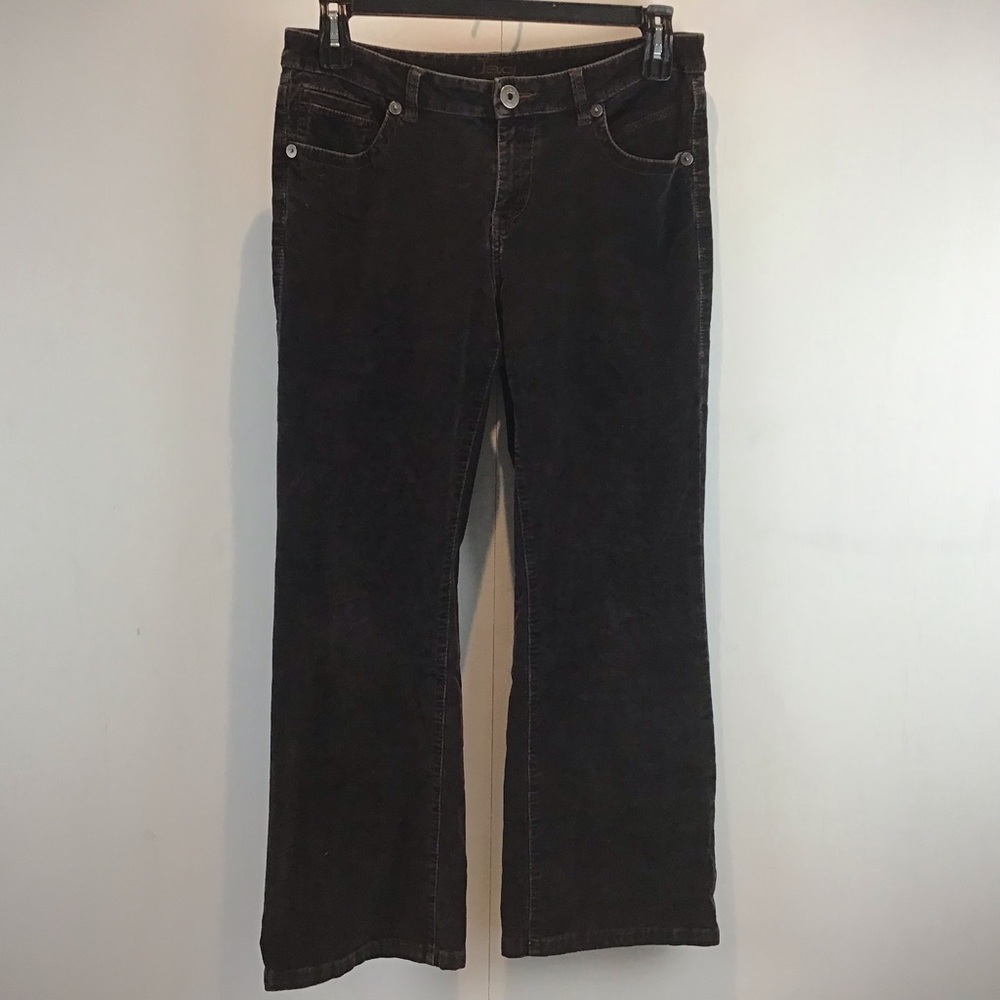 Jag Jeans 5 pocket Stretch fine wale black corduroy straight leg jeans. Size 12